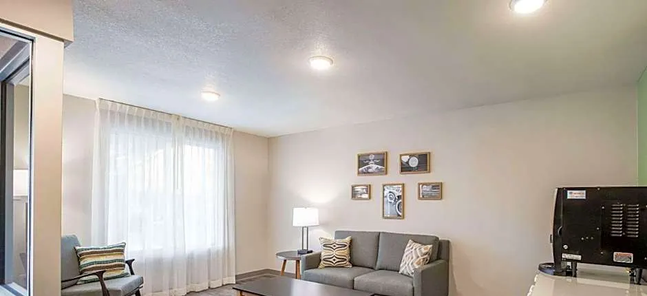 WoodSpring Suites Detroit Madison Heights