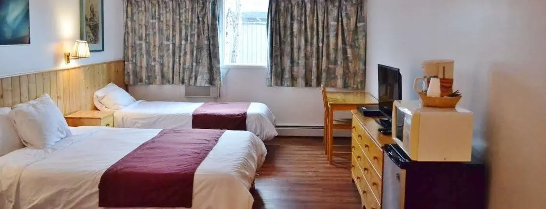 Canadas Best Value Inn River View Hotel