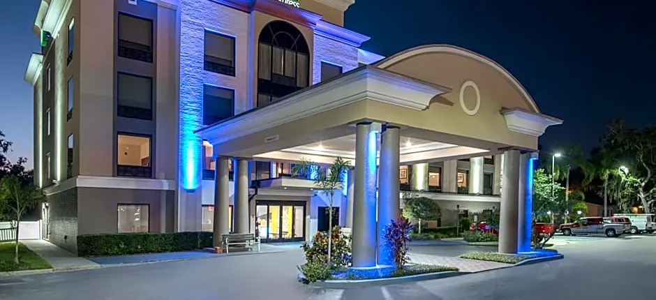 Holiday Inn Express Hotel & Suites Bartow By IHG