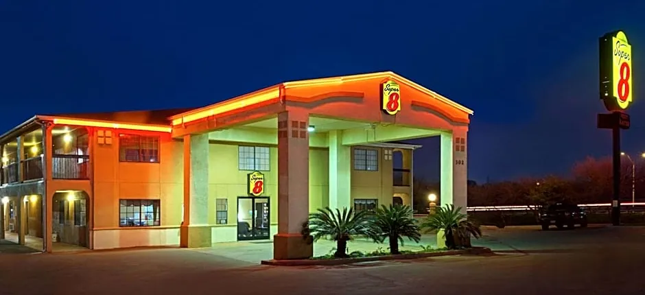 Super 8 by Wyndham San Antonio/Riverwalk Area