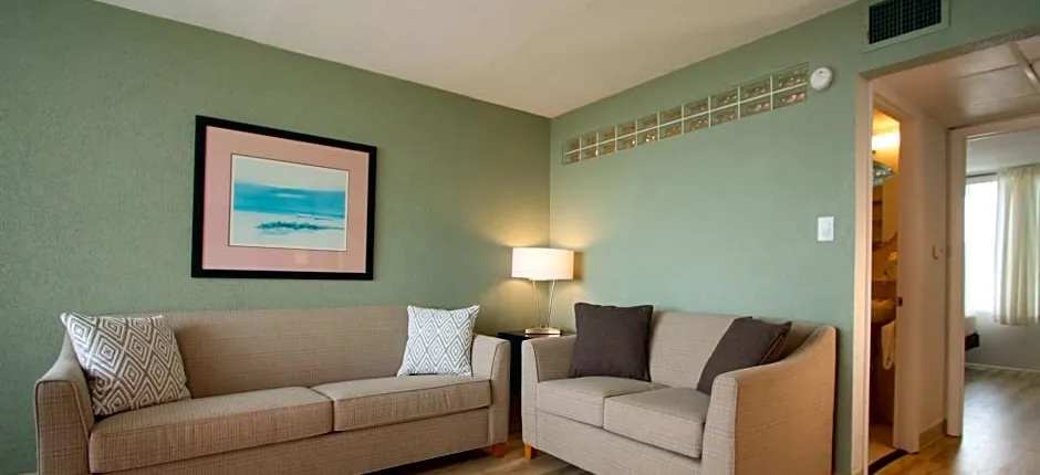 Crusader Oceanfront Resort