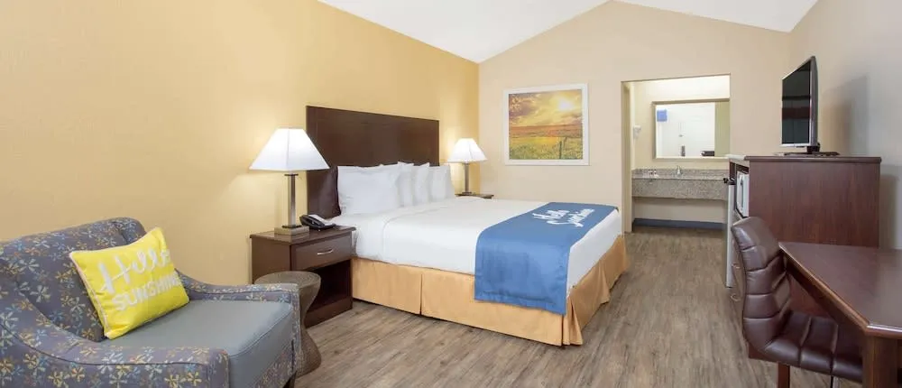 Days Inn by Wyndham Lake City