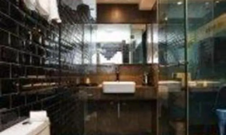 Mango Hotel (Nanjing Hexi Wanda Mochouhu Subway Station)