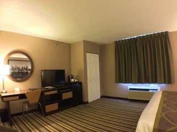 Super 8 Kenora