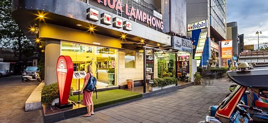 At Hua Lamphong Hotel