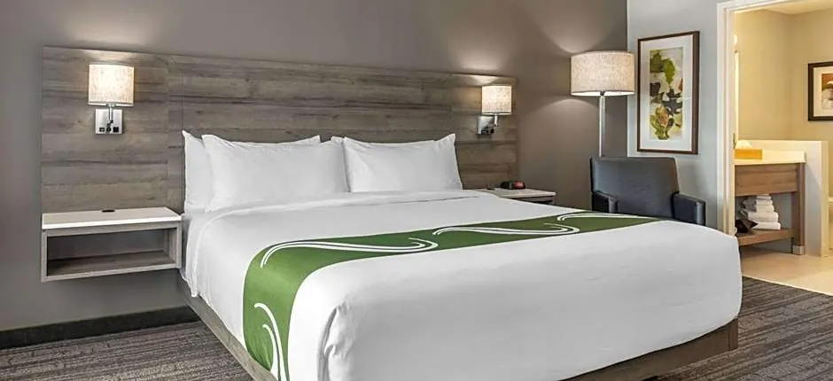 Quality Inn & Suites Amsterdam