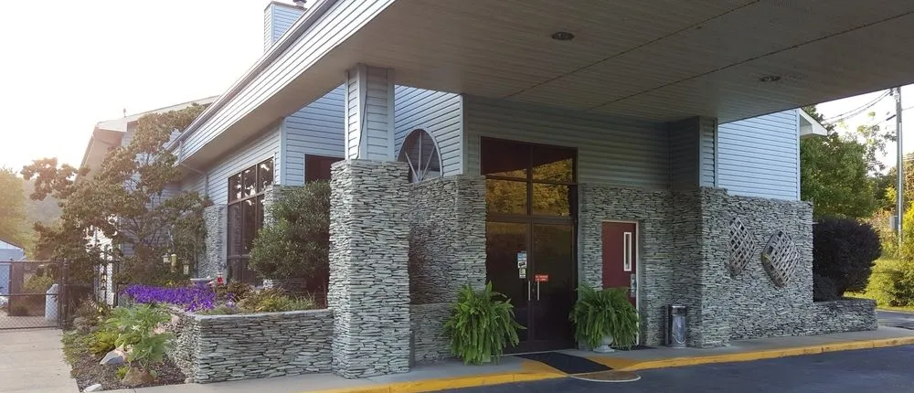 Americourt Hotel