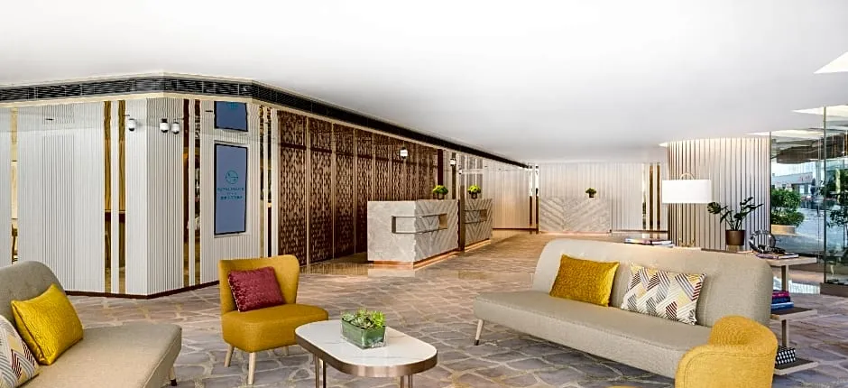 The Royal Pacific Hotel And Towers