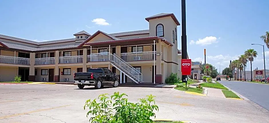 OYO Hotel McAllen Airport South - 1 mi from McAllen Medical Center
