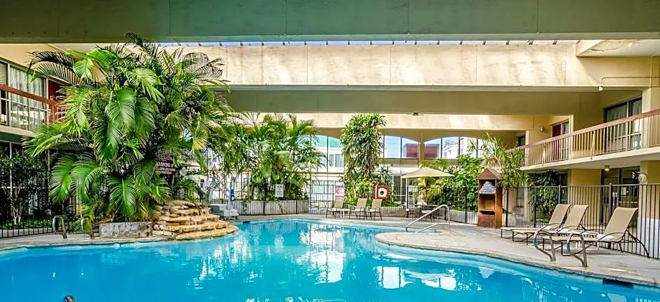 Red Roof Inn PLUS+ Wichita East