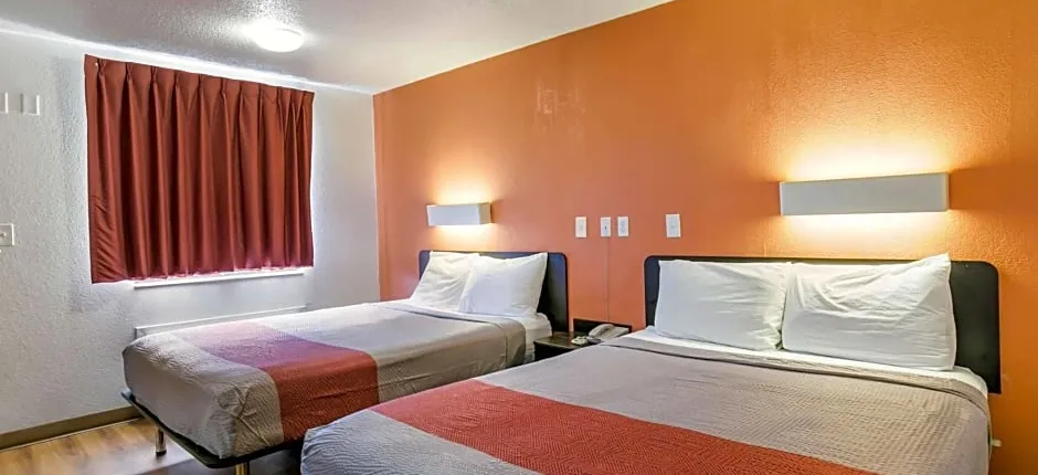 Motel 6-Dothan, AL