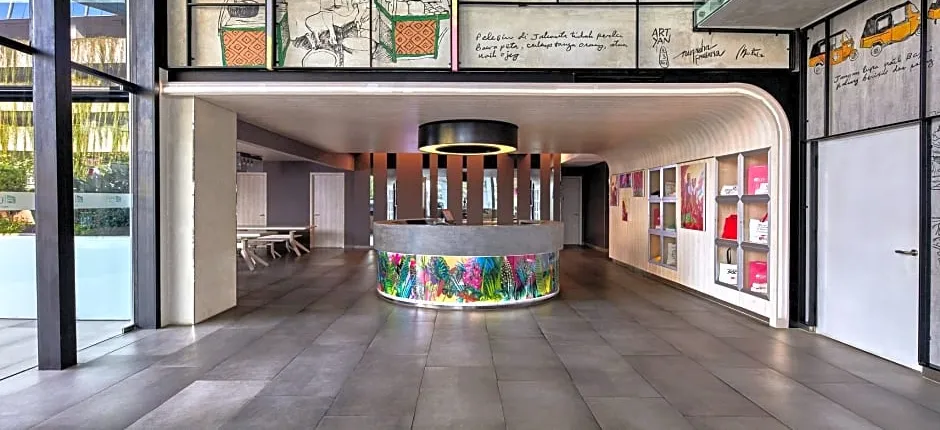 Aloft Jakarta Wahid Hasyim