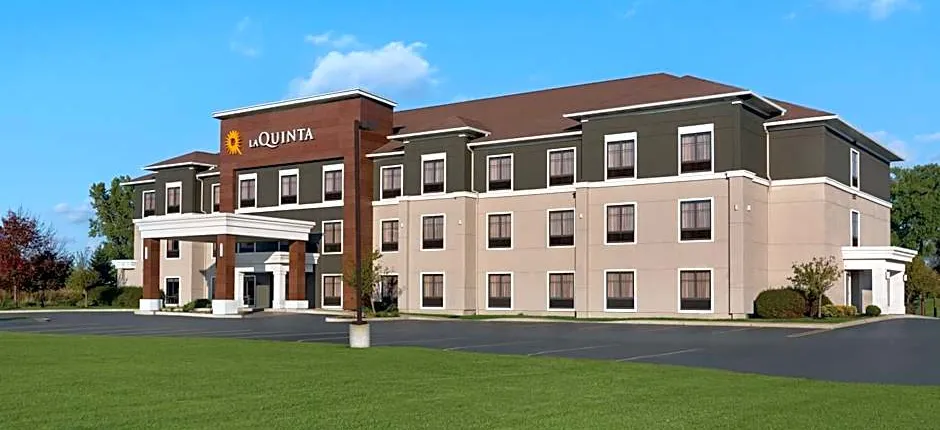 La Quinta Inn & Suites by Wyndham Lackawanna - Buffalo