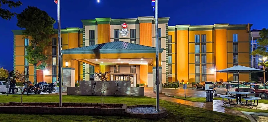 Best Western Plus Galleria Inn & Suites