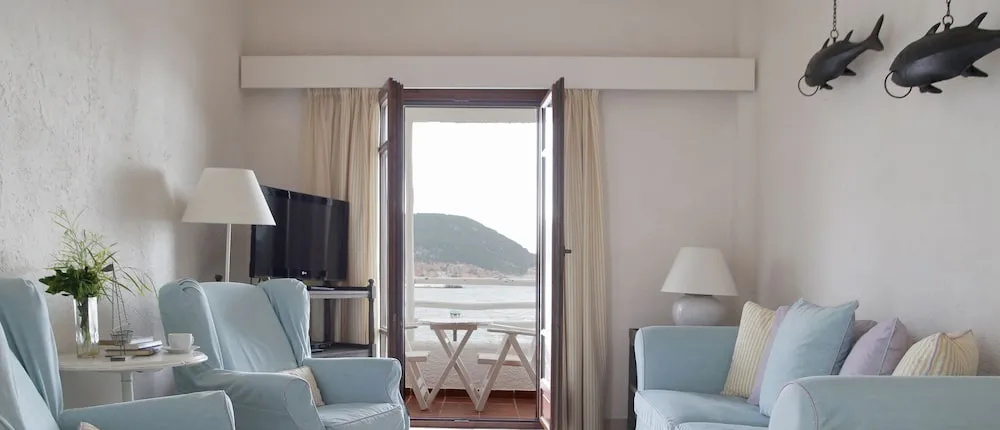 Skopelos Village Hotel Apartments