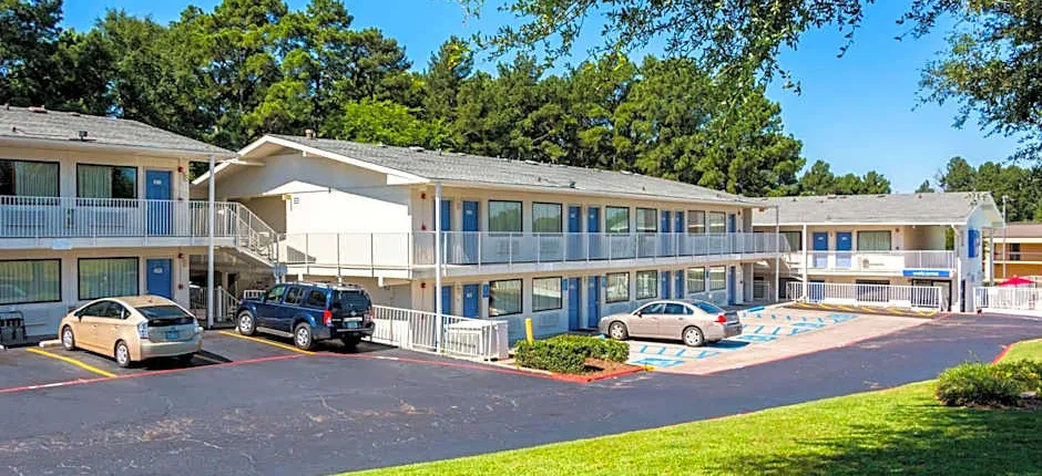 Motel 6-Longview, TX
