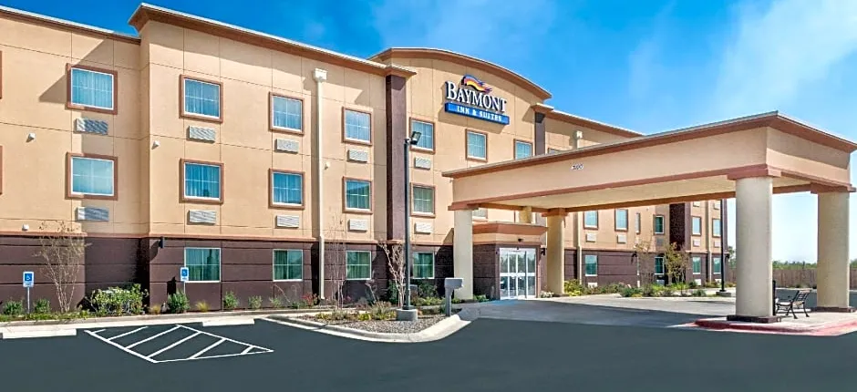 Baymont by Wyndham Midland Center
