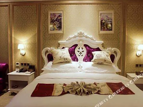 Vienna International Hotel (Baoshan High-speed Railway Station Wuyue Plaza)