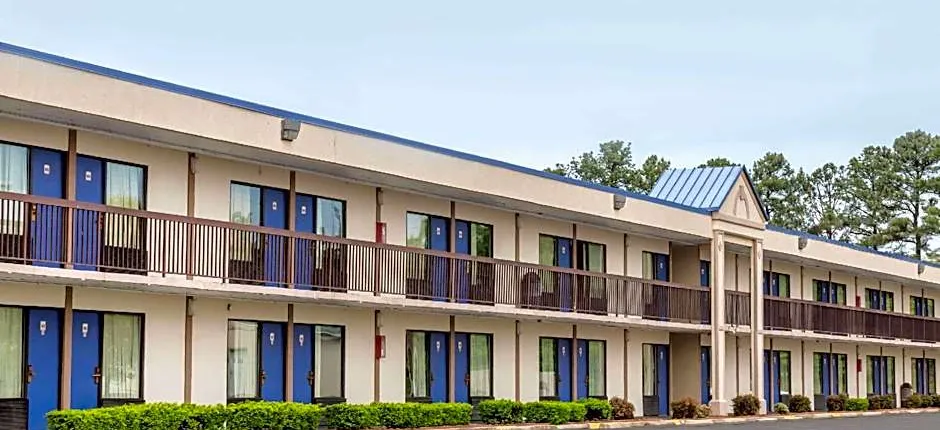 Knights Inn - Fredericksburg