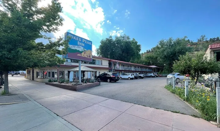Pikes Peak Inn