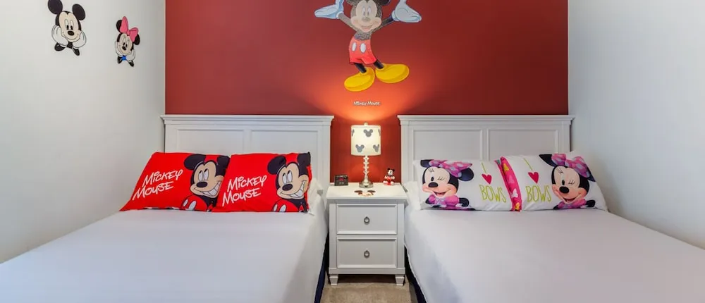 Cozy Wonderfull Clubhouse Close Disney