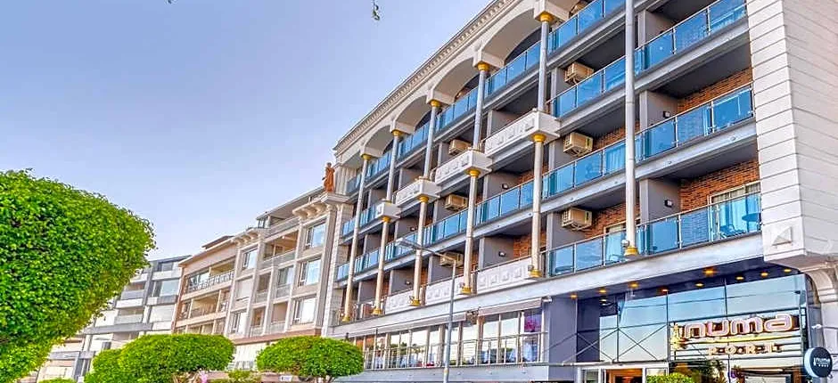 Numa Port Hotel