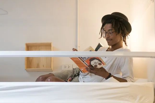 LiveItUp Chitlom Hostel