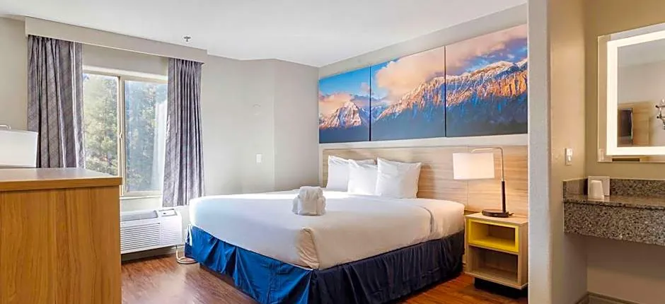 Days Inn by Wyndham Thornton