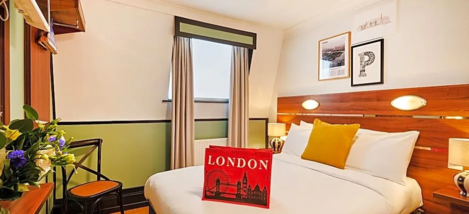 Hutton Hotel, Victoria London