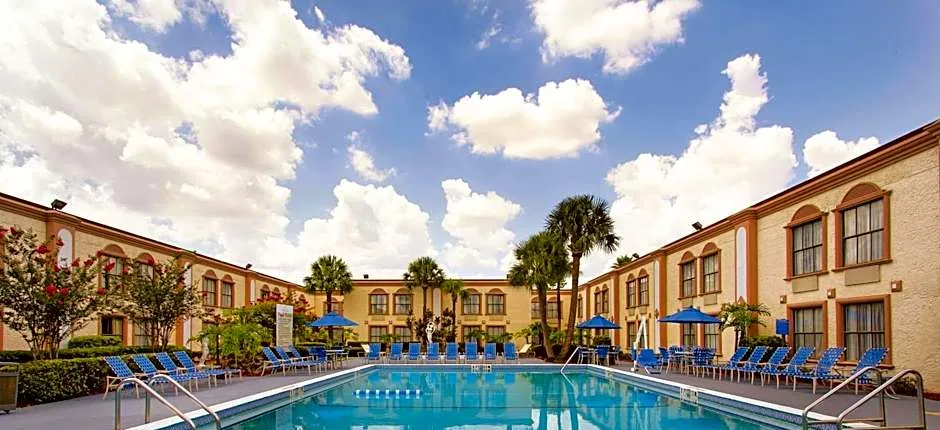 La Quinta Inn & Suites by Wyndham Orlando International Drive No