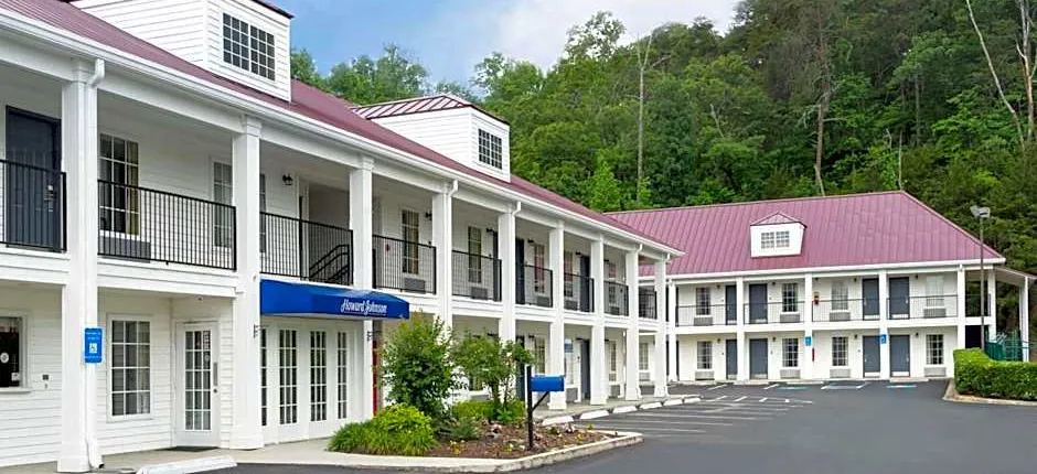 Howard Johnson by Wyndham Dalton