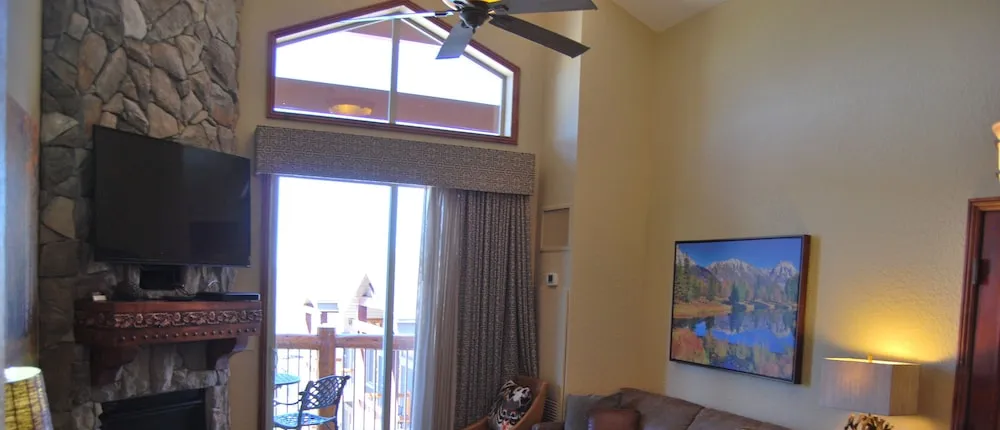 White Pines 1-BD at Westgate - Solace