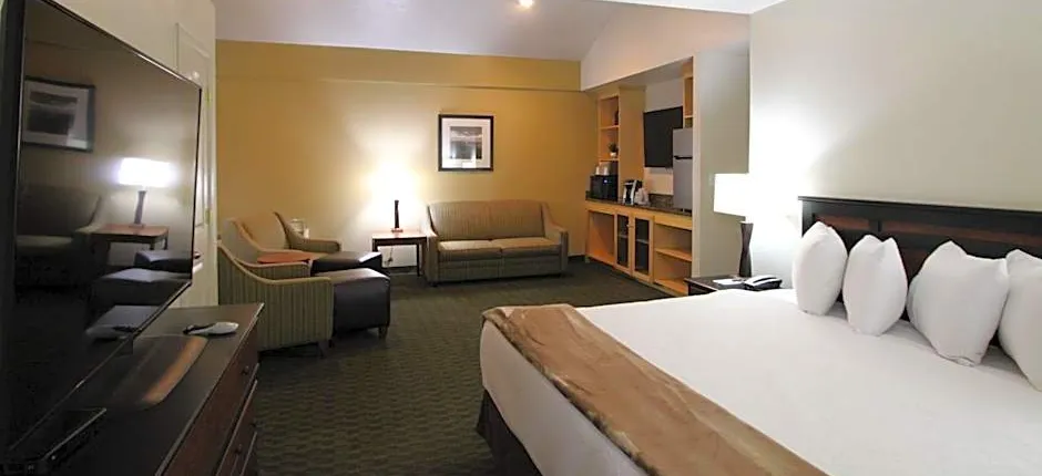 Dinosaur Inn & Suites