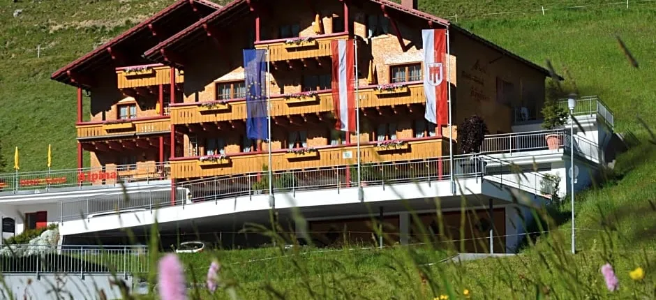 Hotel Garni Alpina