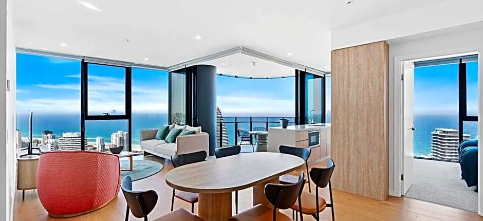 Casino Luxury 3BR Ocean Skylineview suite