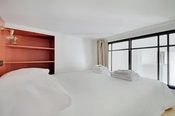 Charming Apartment - 2br/4p - Rochechouart, Paris