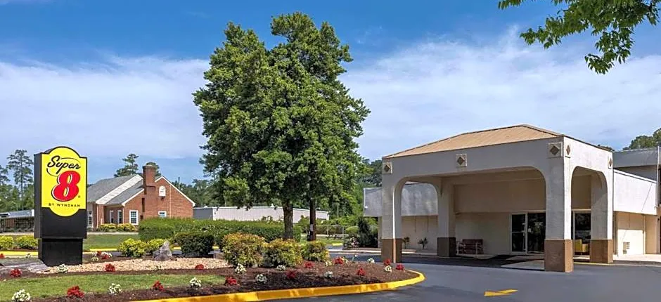 Super 8 by Wyndham Williamsburg/Historic Area