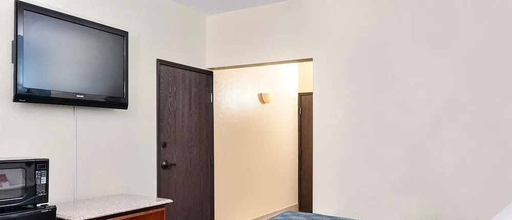 Econo Lodge Inn and Suites Shelbyville