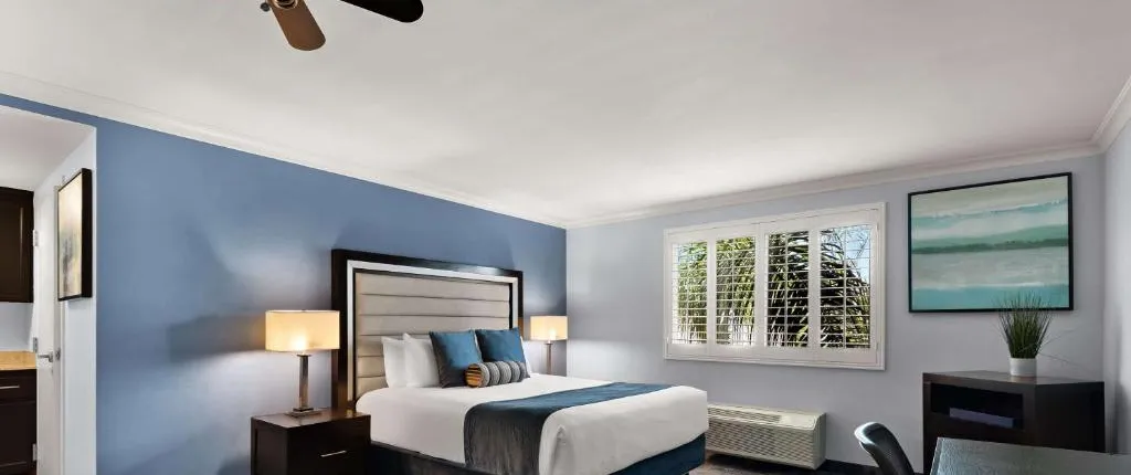 Best Western Plus Manhattan Beach Hotel