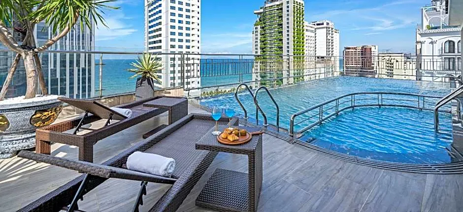 Monalisa Luxury Hotel