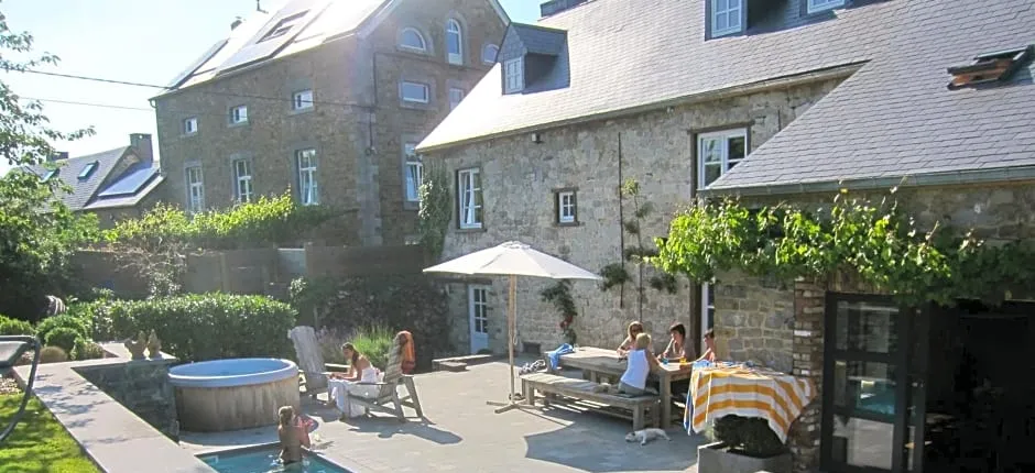 Maison de charme à Crupet et le gîte la suite