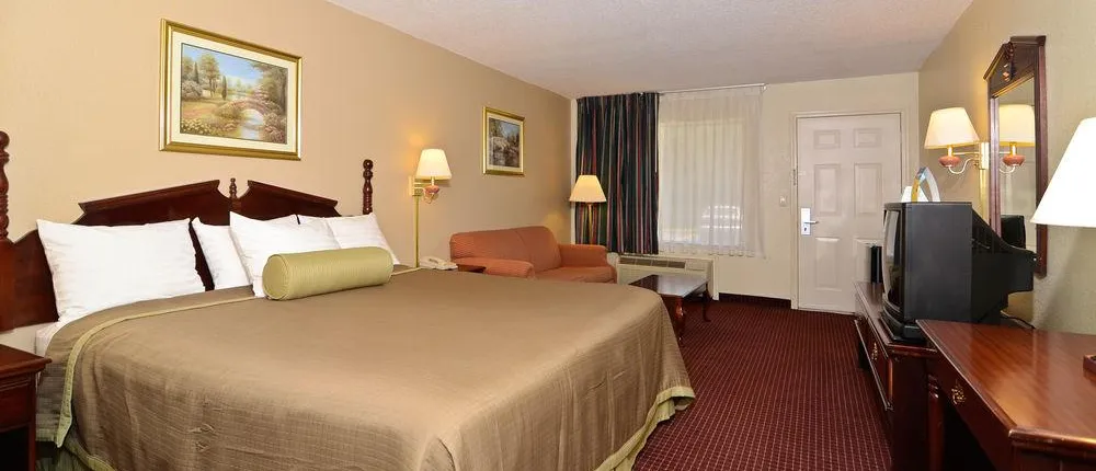Travelers Inn and Suites