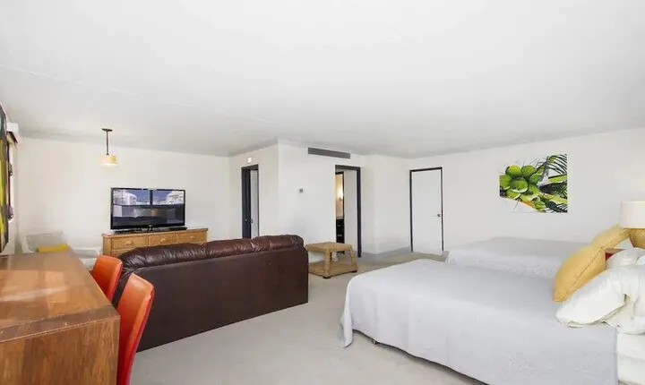 Royal Hawaiian Hospitality