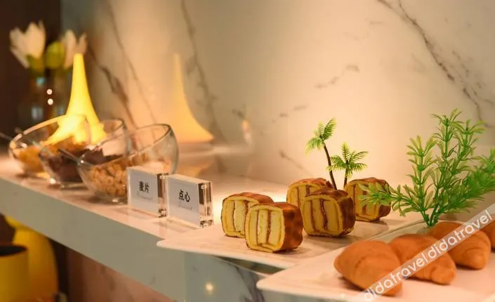 HanTing Premium Hotel (Shanghai Xizang South Road Second Store)