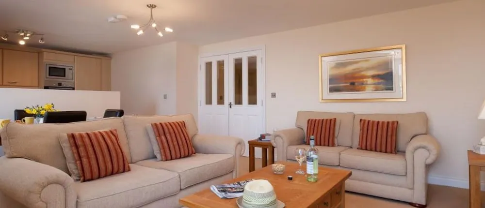 Modern Apartment in Dawlish With Dawlish Coast View