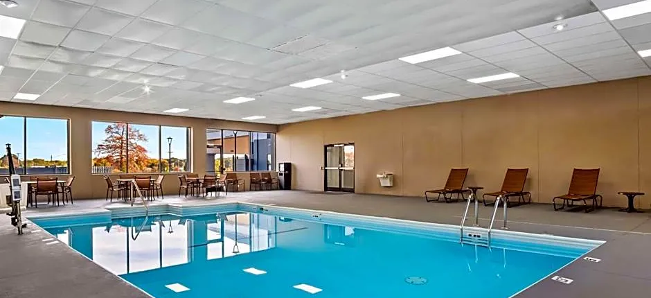 Spark by Hilton Stevensville