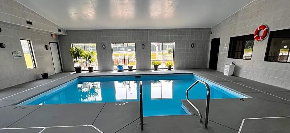 Sky Lodge Inn & Suites - Delavan