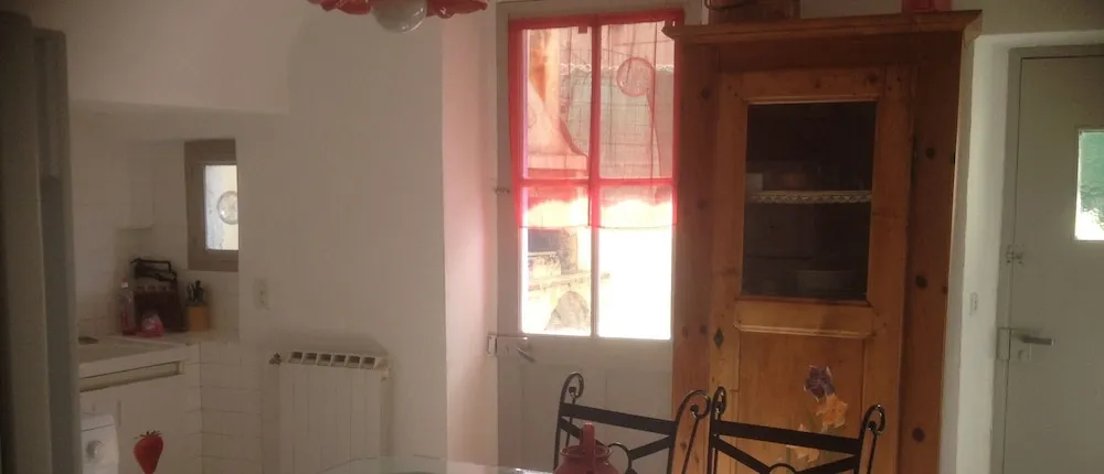 House With 5 Rooms in Le Teil, With Furnished Terrace and Wifi
