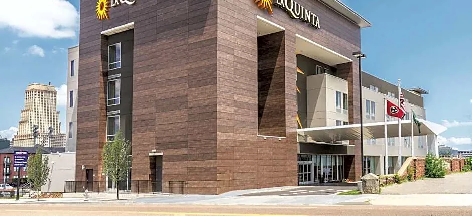 La Quinta Inn & Suites by Wyndham Memphis Downtown