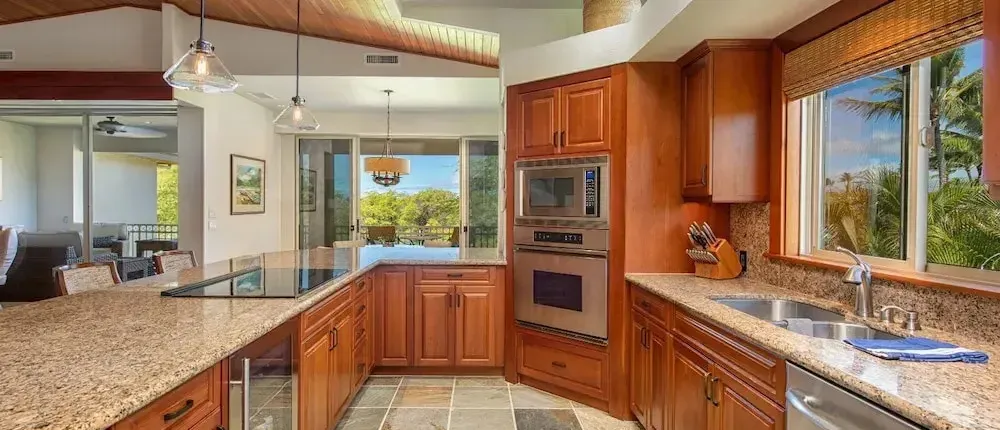 Spacious Townhome - Stunning Golf Course Views - Pool & Fitness- Vrkcv